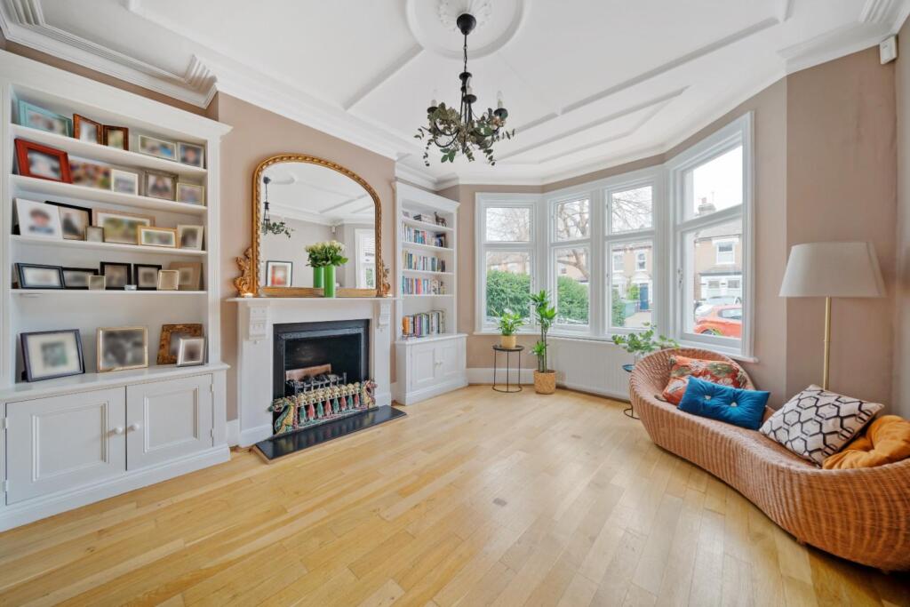 Grantham Road 26 W4 Ph10.jpg