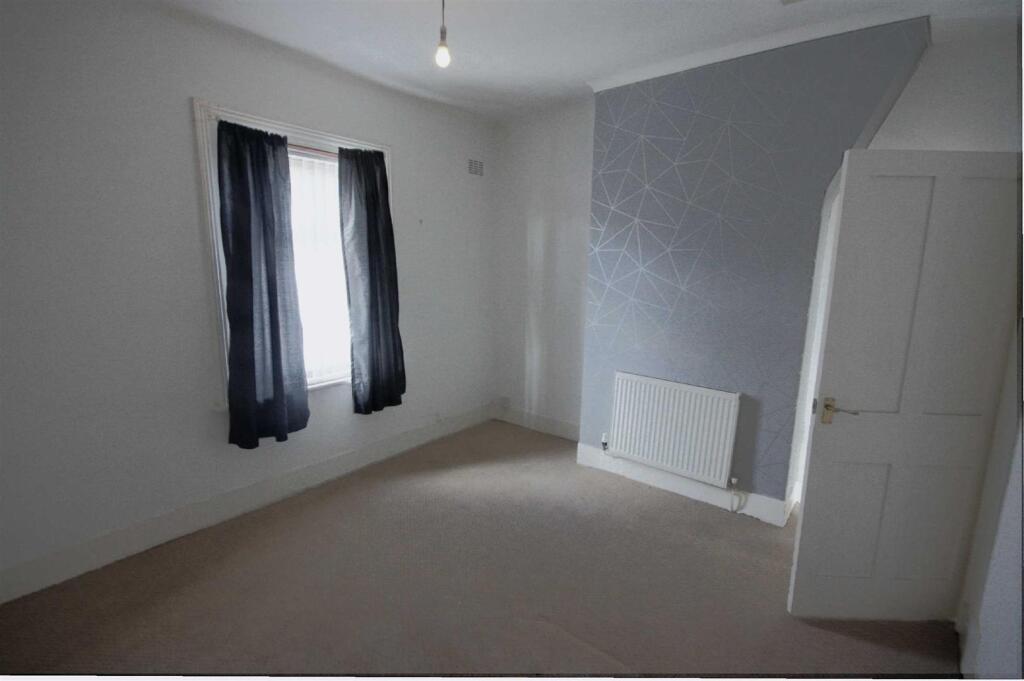 Exeter Street To Let