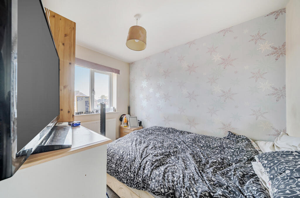 1369877-9-690a018...