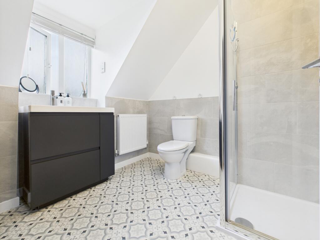 CAM03729G0-PR0097-STILL030