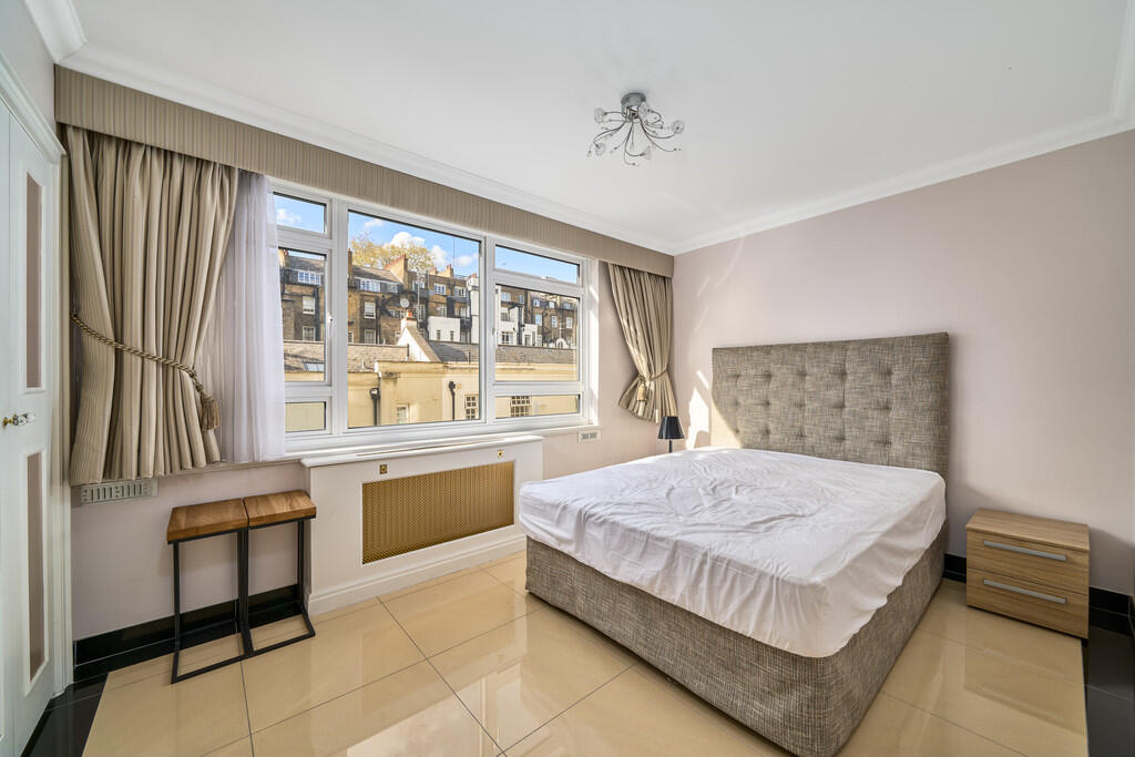 54 Sussex Square,...