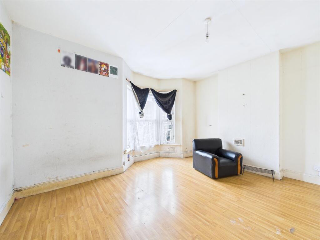 5 - 2 Bedroom House.jpg