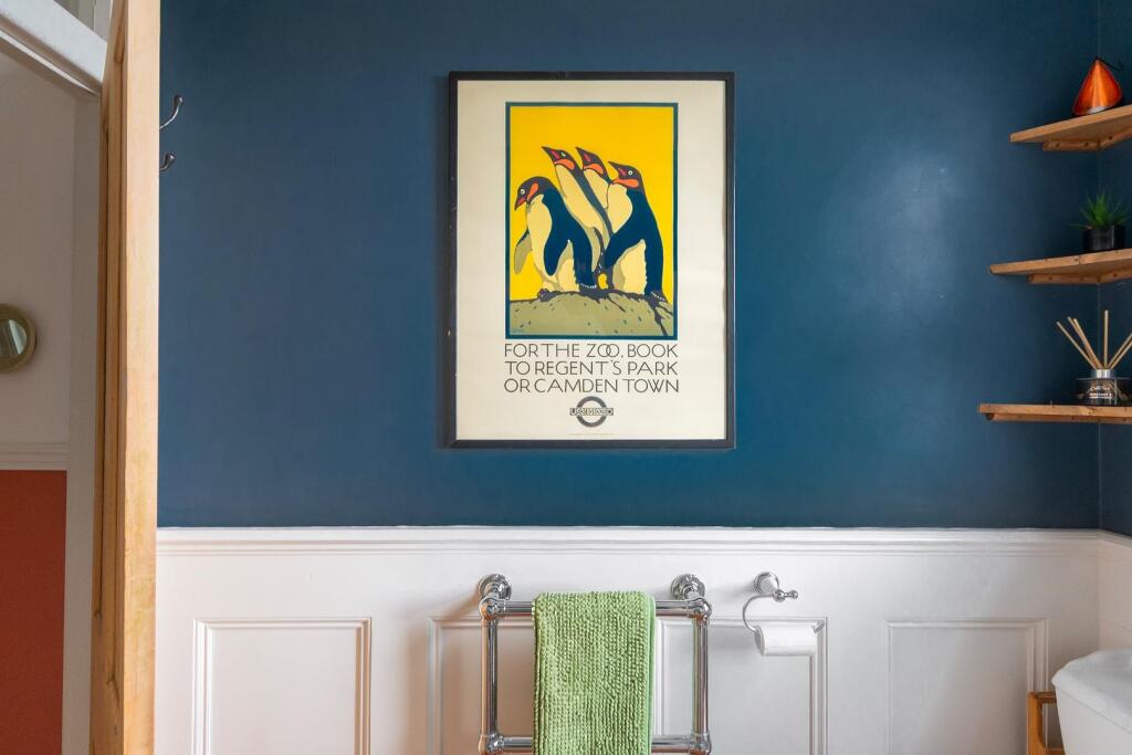 2B5R2BAV - Bathroom A.jpg