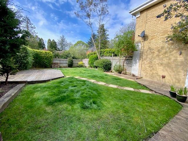 15 Brock Gardens garden 2.jpg