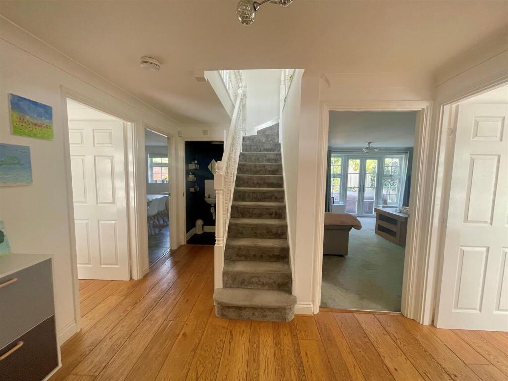 Hallway.jpg
