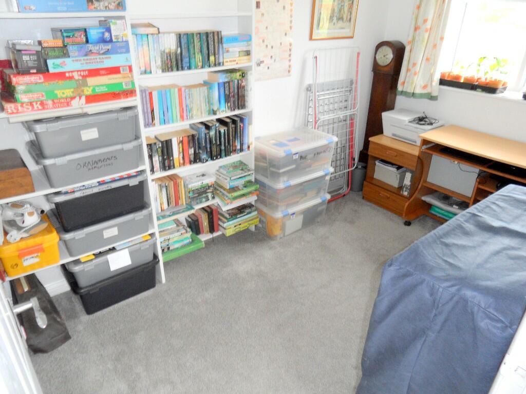 BEDROOM 2