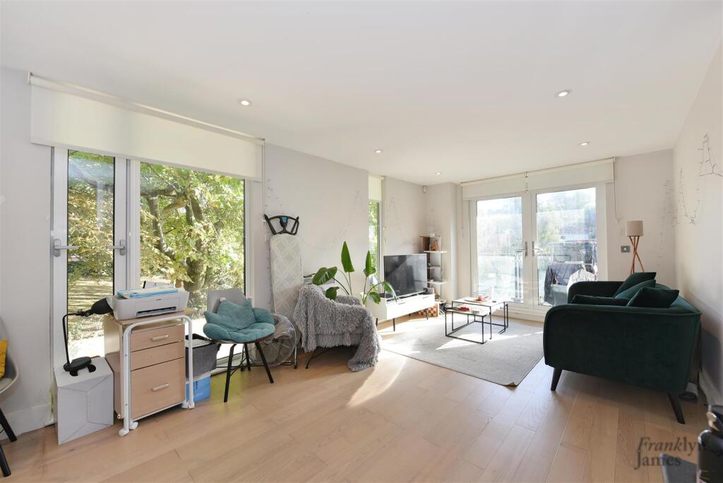 Grosvenor Court (8).JPG