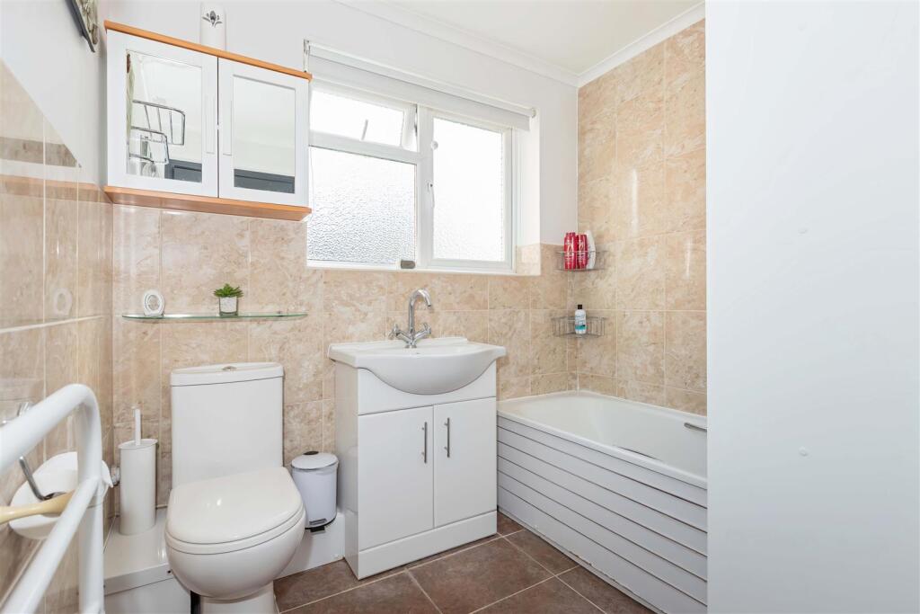 Meadway Court_8.jpg