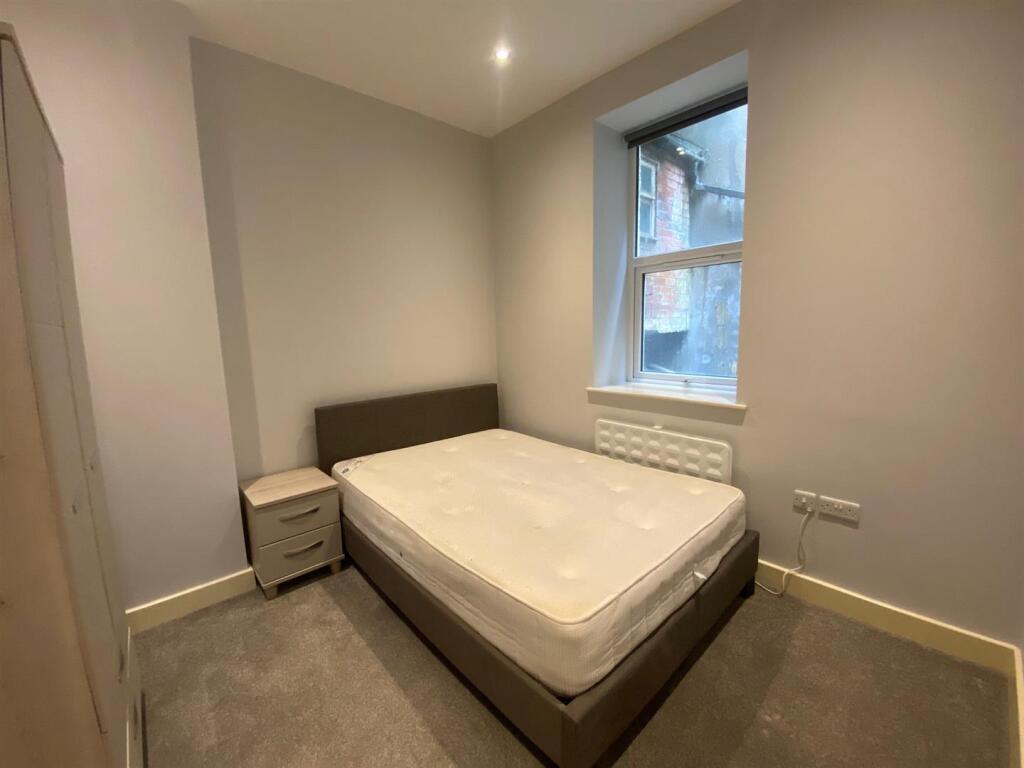 BEDROOM.jpg