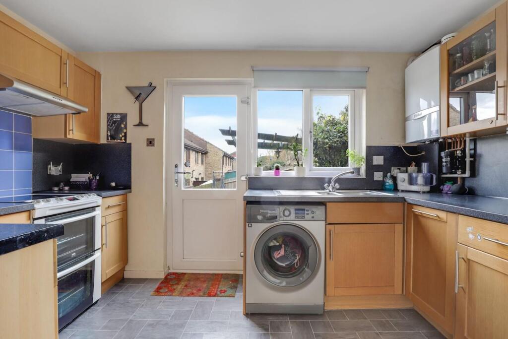 09-685aJHPropWpen - 5 Chartwell Way - 25-medium.jp