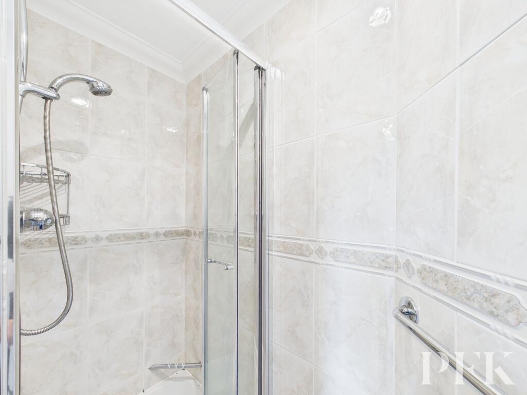 En Suite Bathroom