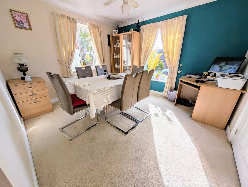 PXL_20251027_1157...