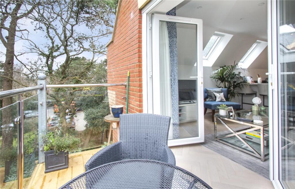Balcony to Lounge