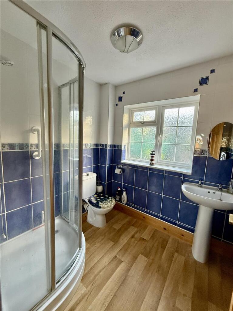 Shower Room: