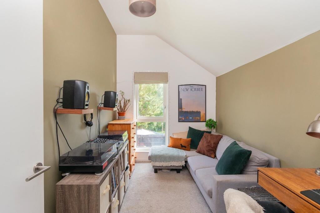 0L1WKE - Bedroom C.jpg