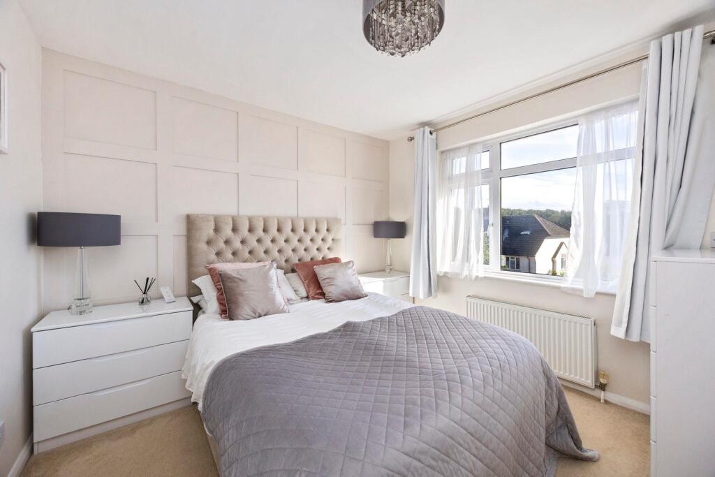 Easthill Drive 40 BEDROOM 1.jpeg