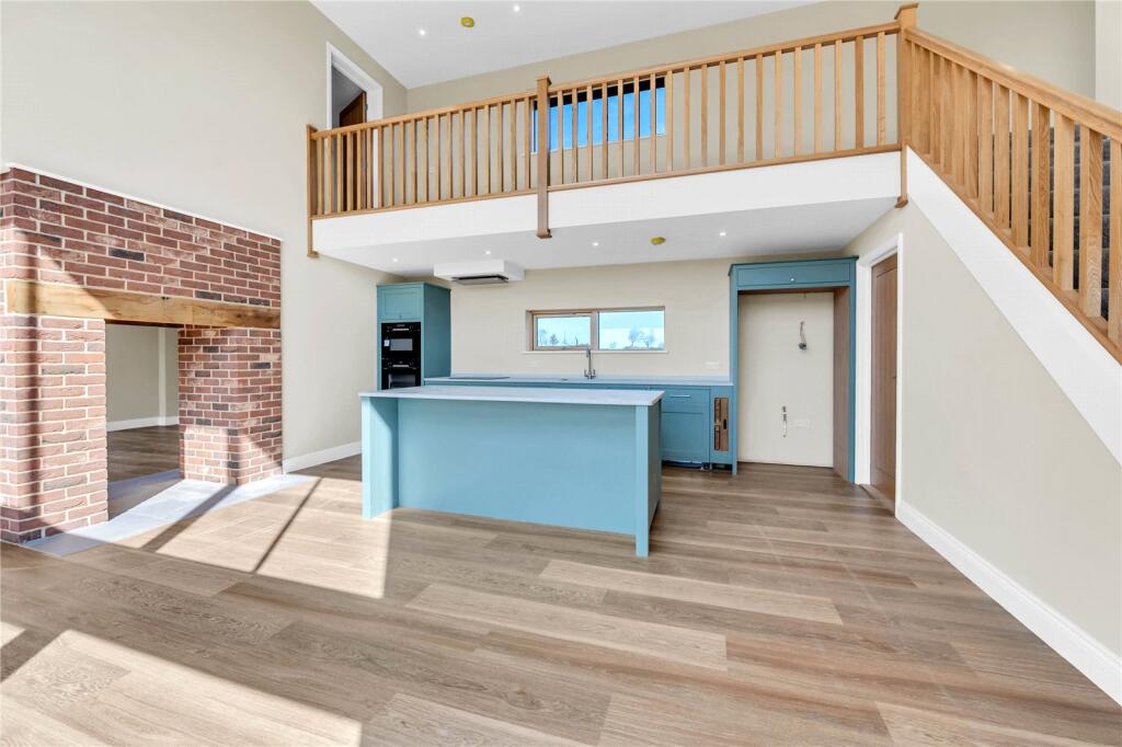 Kitchen/Dining Area
