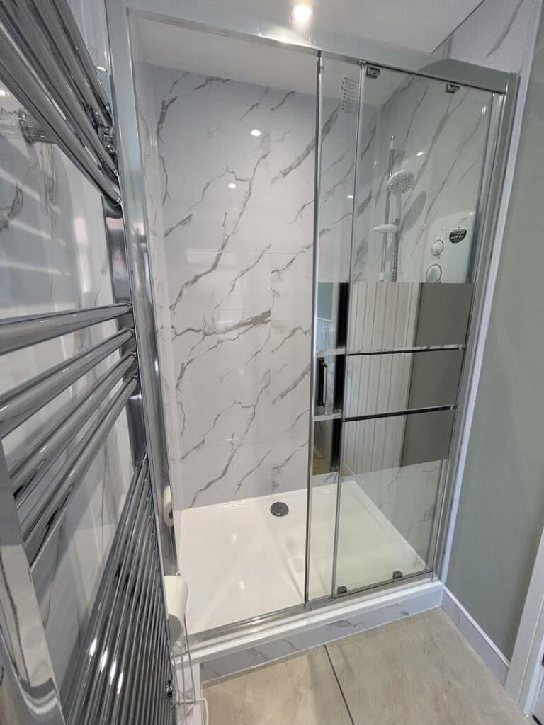 Shower Room.jpg