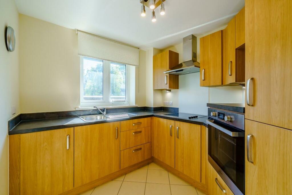 8515756-Interior12 (Medium).jpg