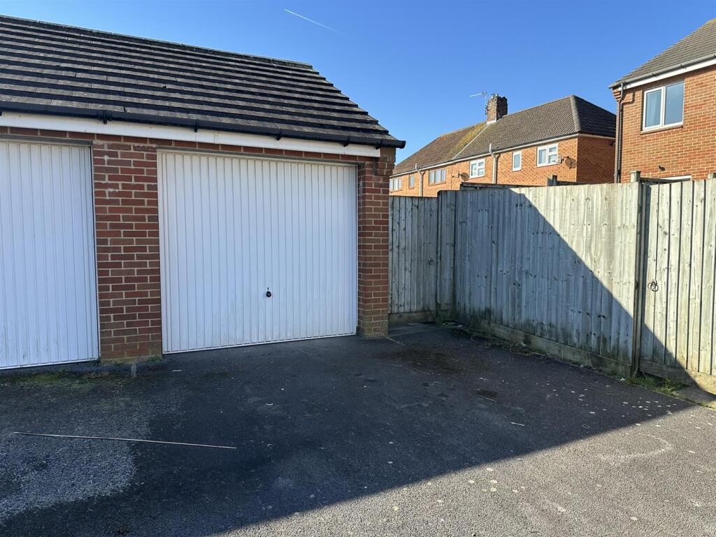 Garage_Space.JPEG
