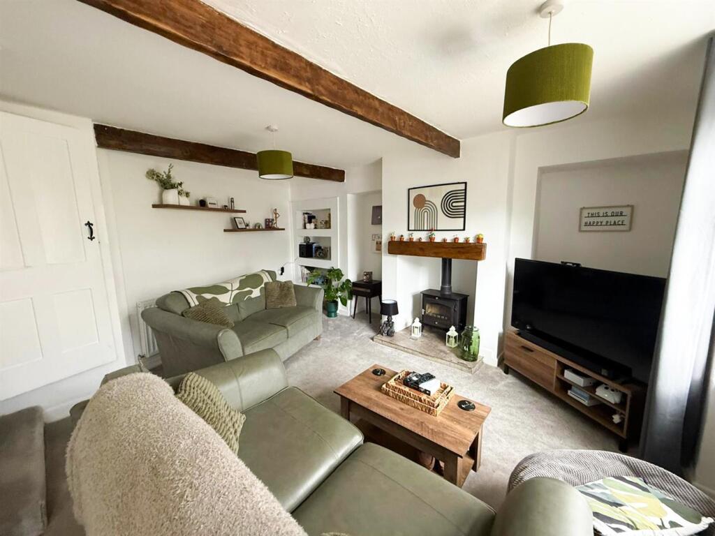 Two bedroom end terrace in Steeton (3).jpg