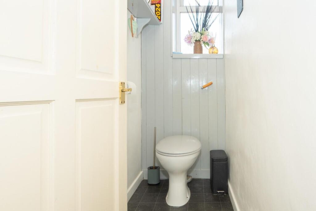 SEPERATE WC