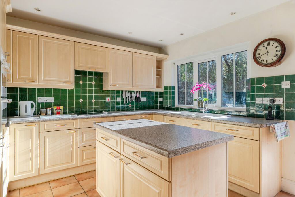 1383148-9-6920535...