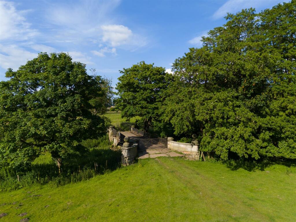 11. Kirby Hall-54 EDIT.jpg