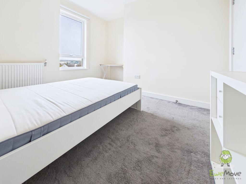 CAM01543G0-PR0154-STILL025