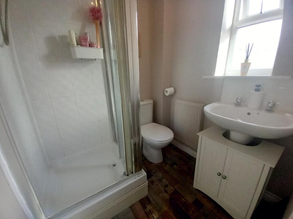 EN SUITE
