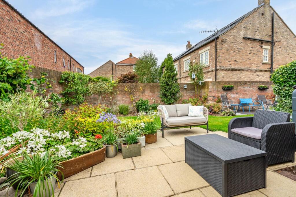 externals (1 of 7).jpg