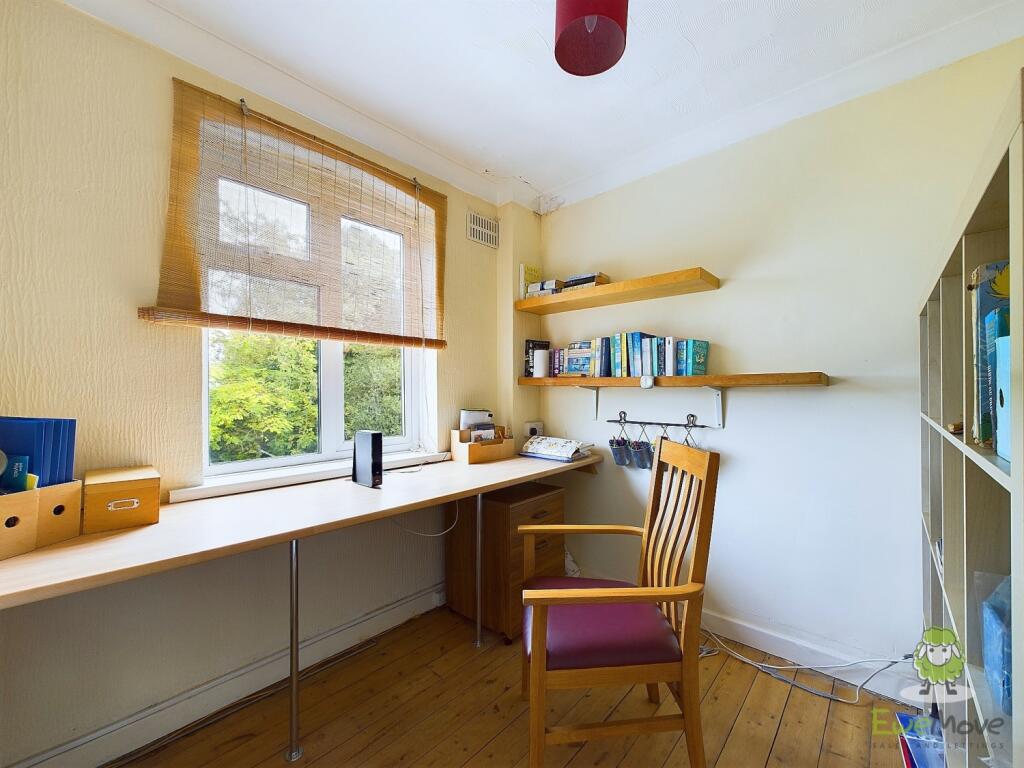 CAM01543G0-PR0100-STILL025