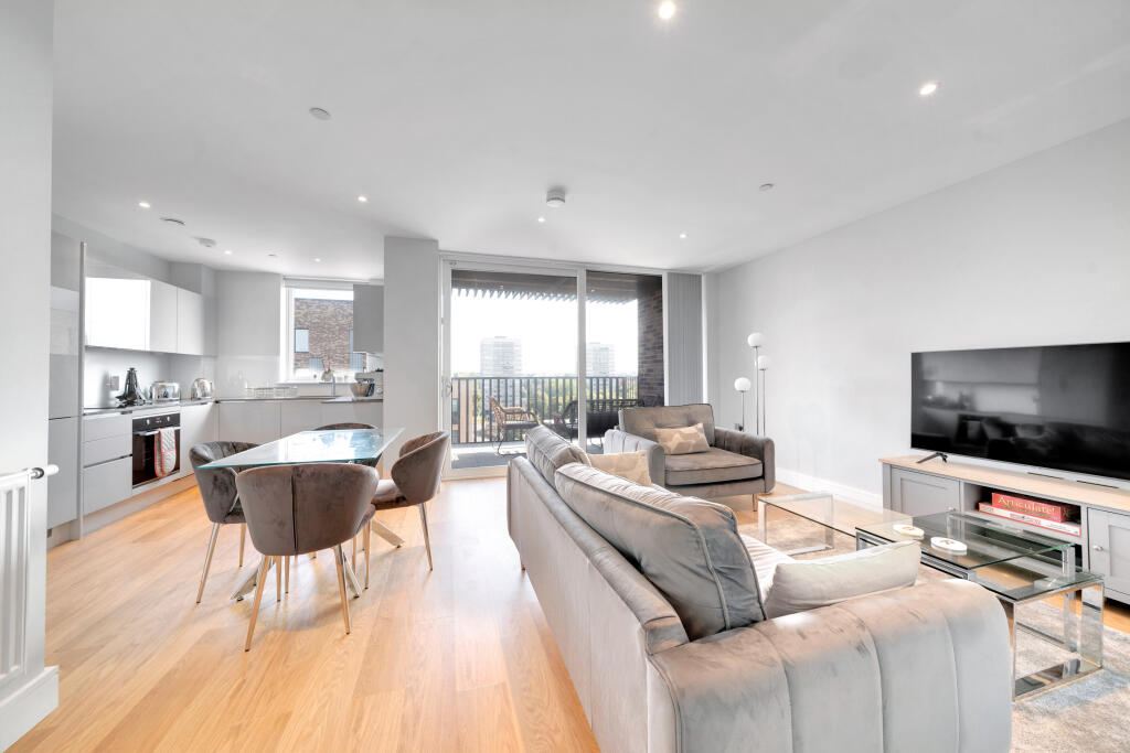 Living Room / Dining Room
