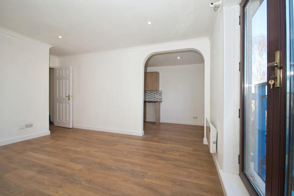 Living/Dining Area
