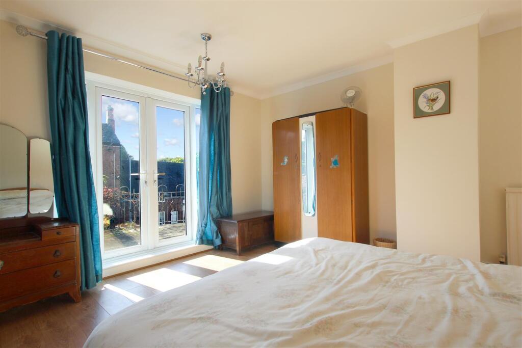 Bedroom-1.5-.jpg