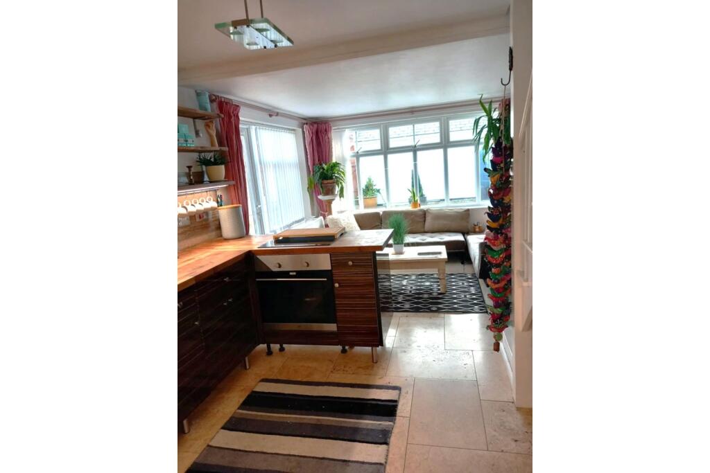 Lodge Kitchen/Living