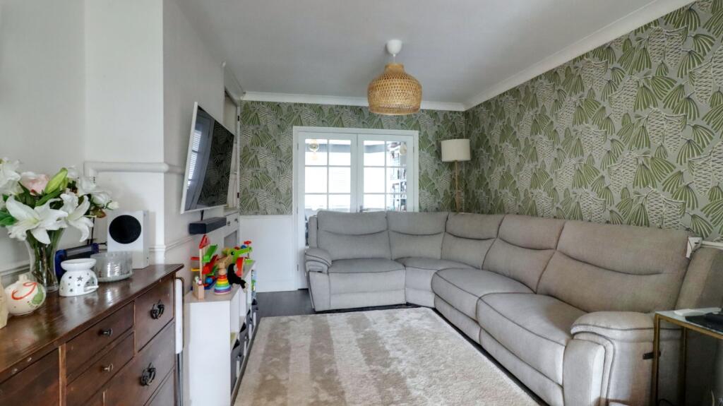 Lounge 1
