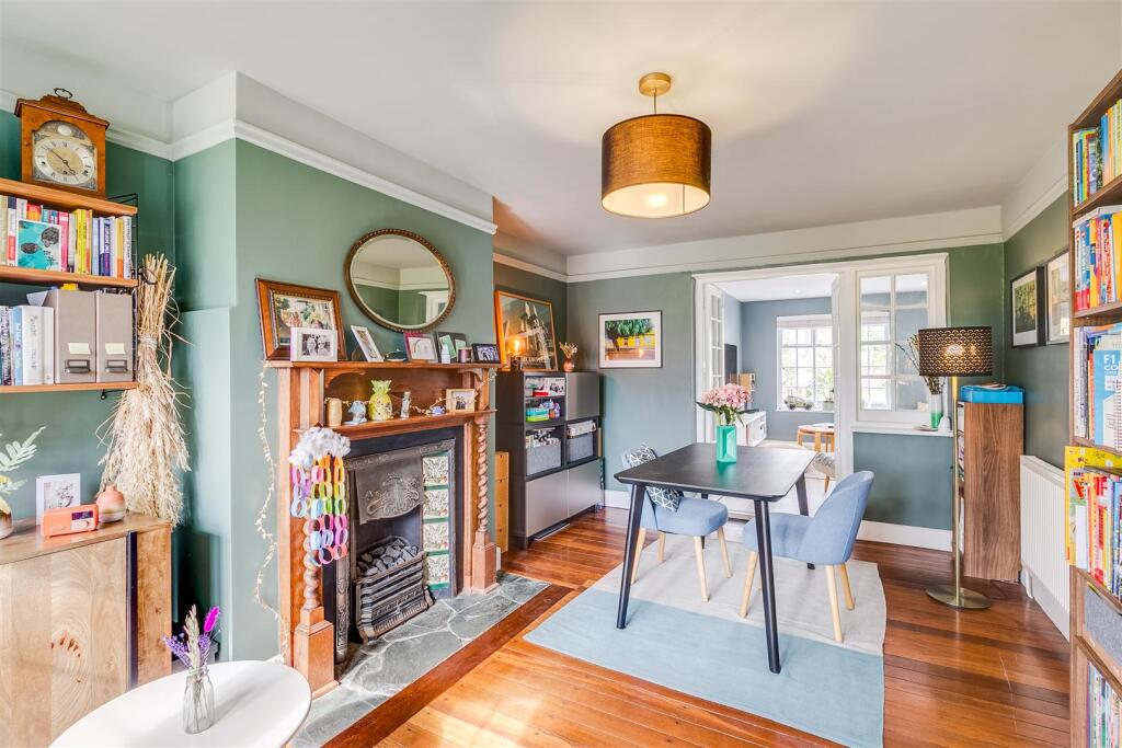 Eastholm Green 9-39.jpg