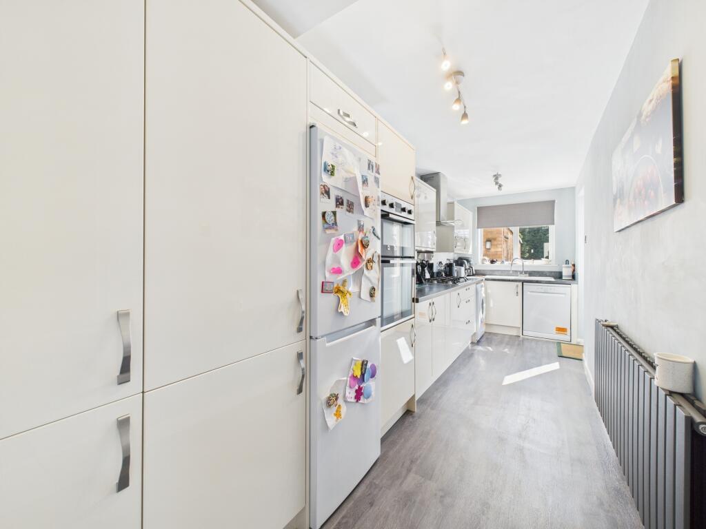 CAM05192G0-PR0042-STILL009