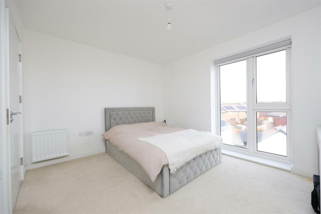 50 Flatts Close 8.JPG