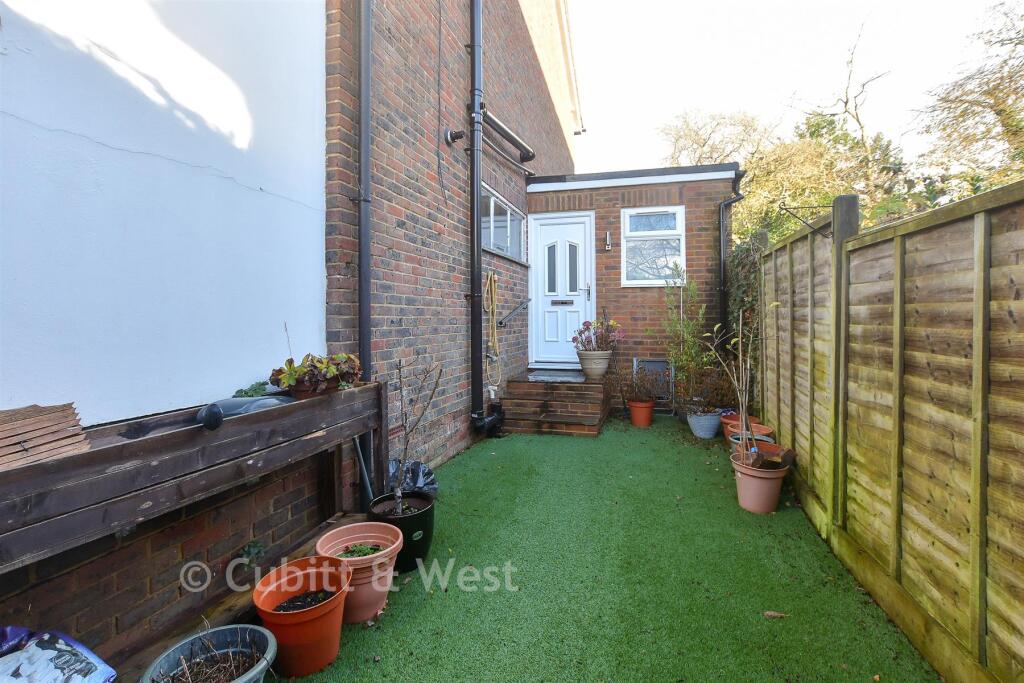 Annexe Entrance