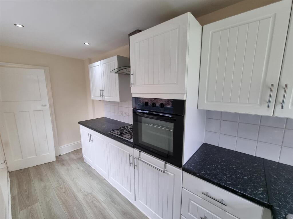 Kitchen: