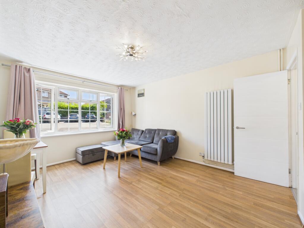 CAM02023G0-PR0156-STILL029