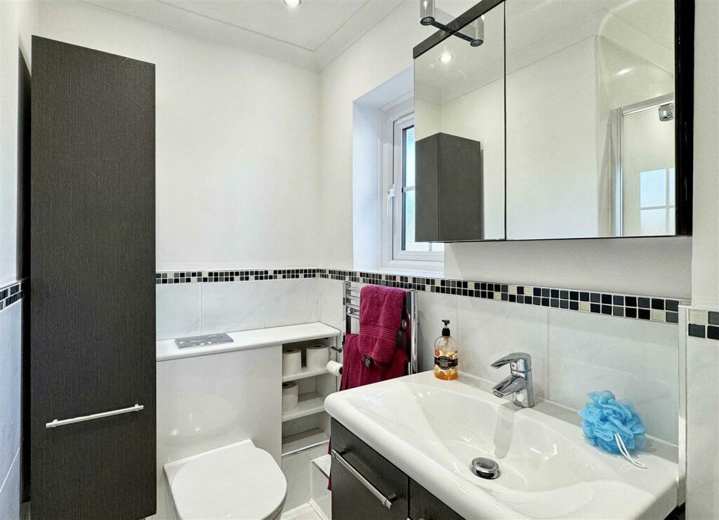 En-Suite b.jpg