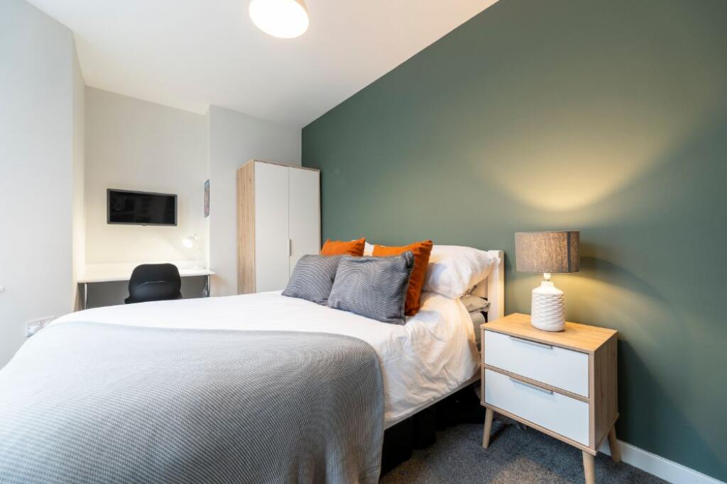 51ST - Bedroom