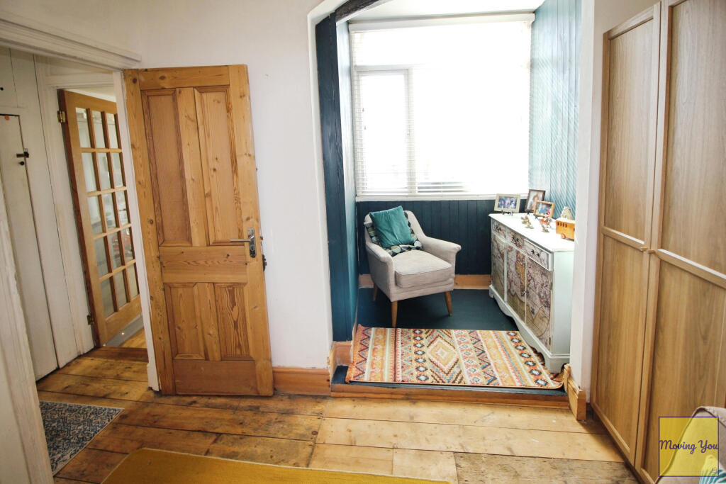 Sitting room seating.JPG