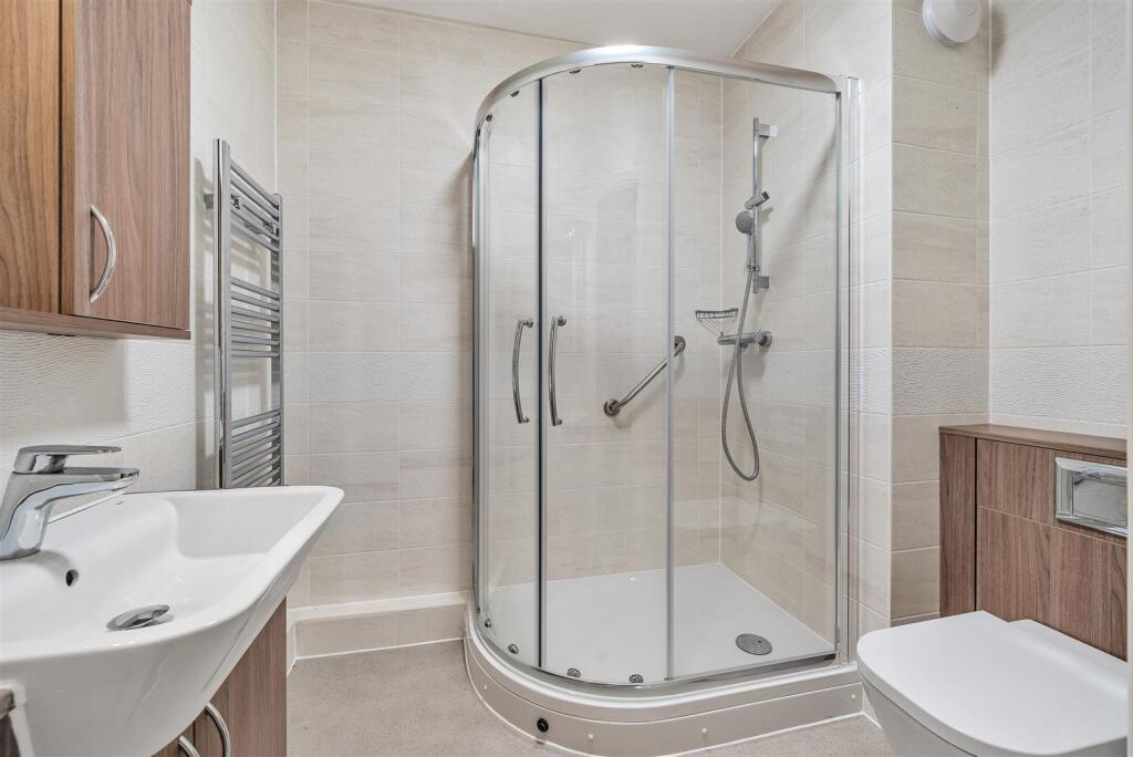 Shower Room.jpg