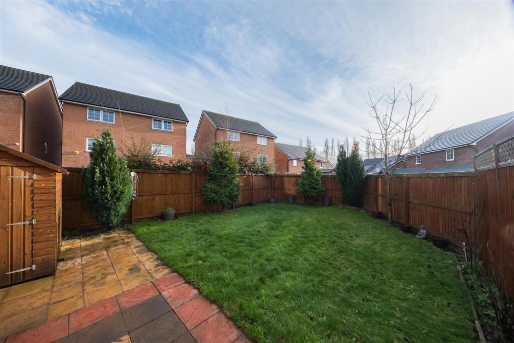 3 Dahlia Crescent-025.jpg