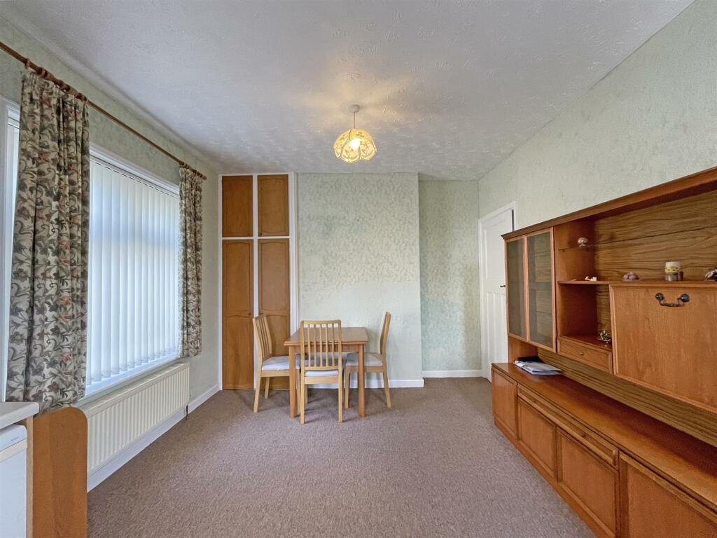Dovedale Road 34 - Dining Area.jpg