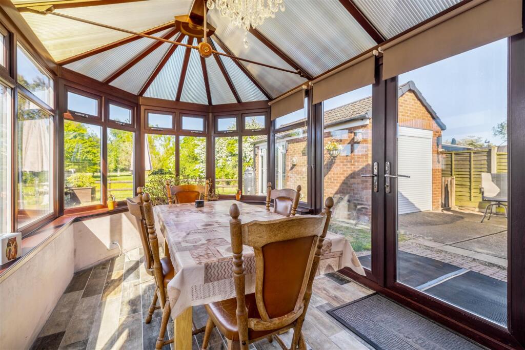 Wisteria (Friskney)-32.jpg